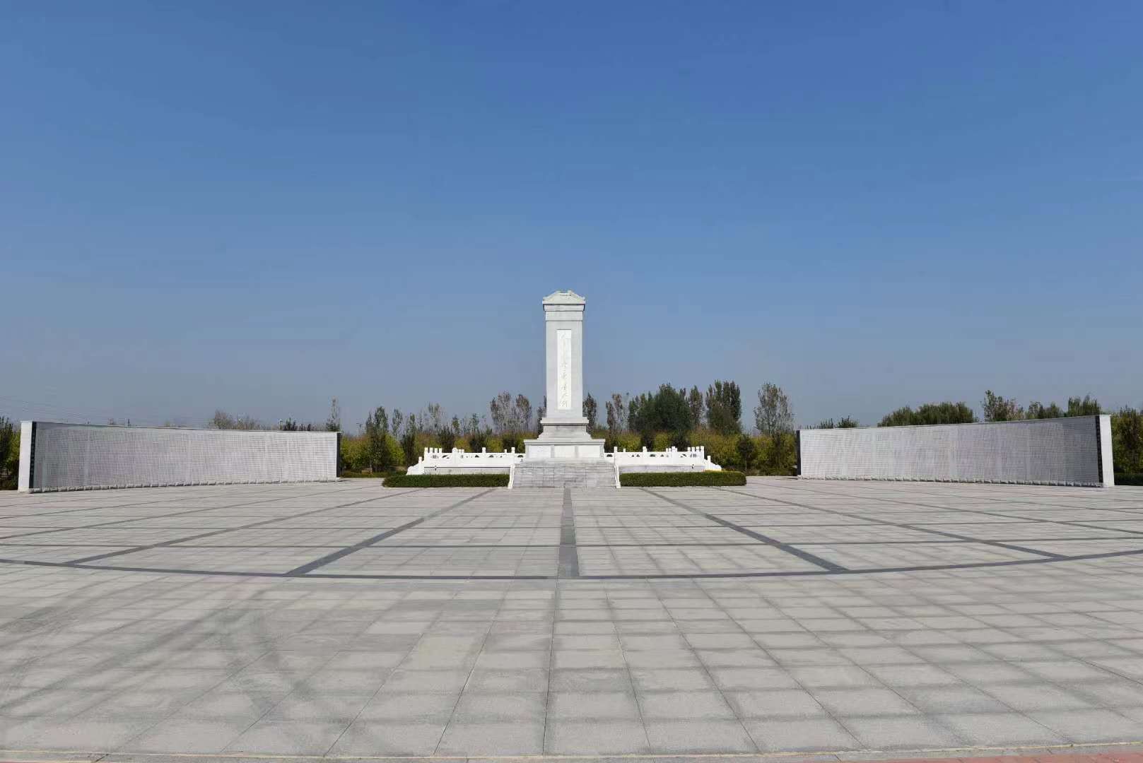 烈士纪念广场.jpg
